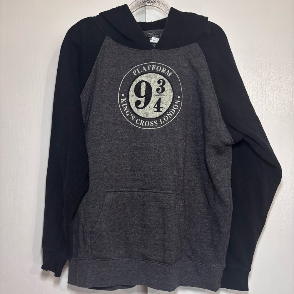 Harry Potter Platform 9 3/4 Raglan Hoodie - Universal Studios Size 14